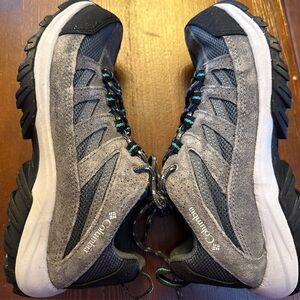 Columbia Womens Crestwood Hiking Shoe, Graphite/Pacific Rim, 8‎